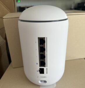 Bild på Unifi Dream router 7 baksida med portar