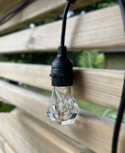 Nanoleaf belysning på altanen i trädgård