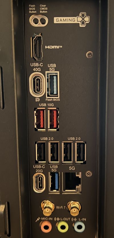 USB, HDMI, Wifi 7, ethernetportar på datorn