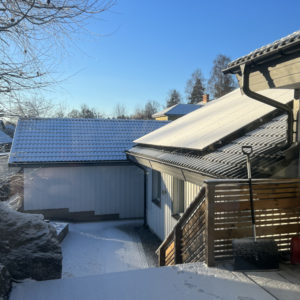 Solceller med snö