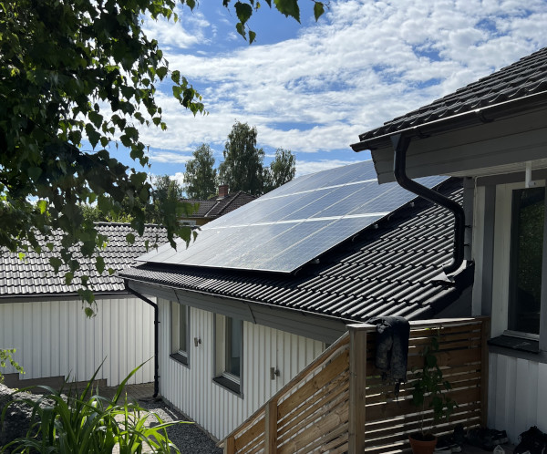 Solceller monterad på Villa